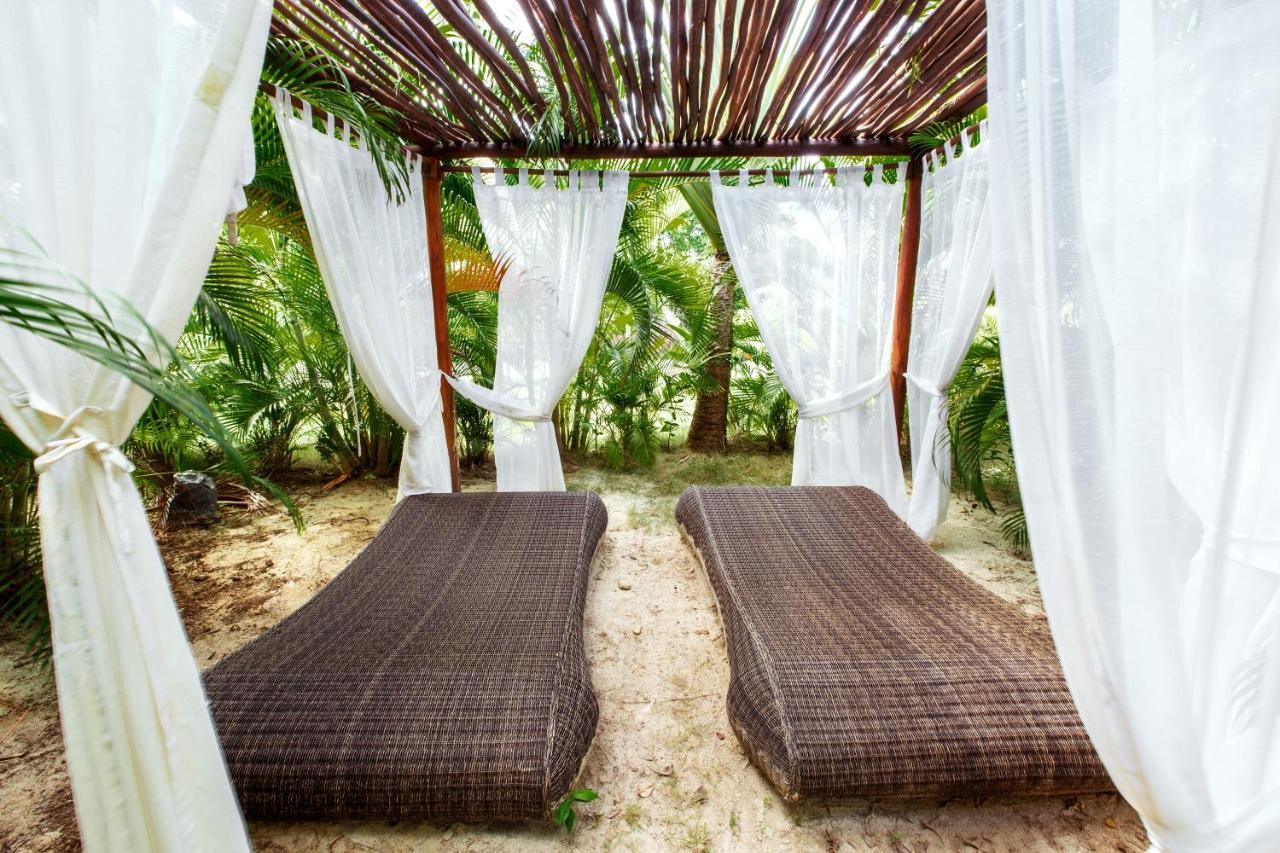 Aventura Village Los Corales Beach And Spa プンタ・カナ エクステリア 写真