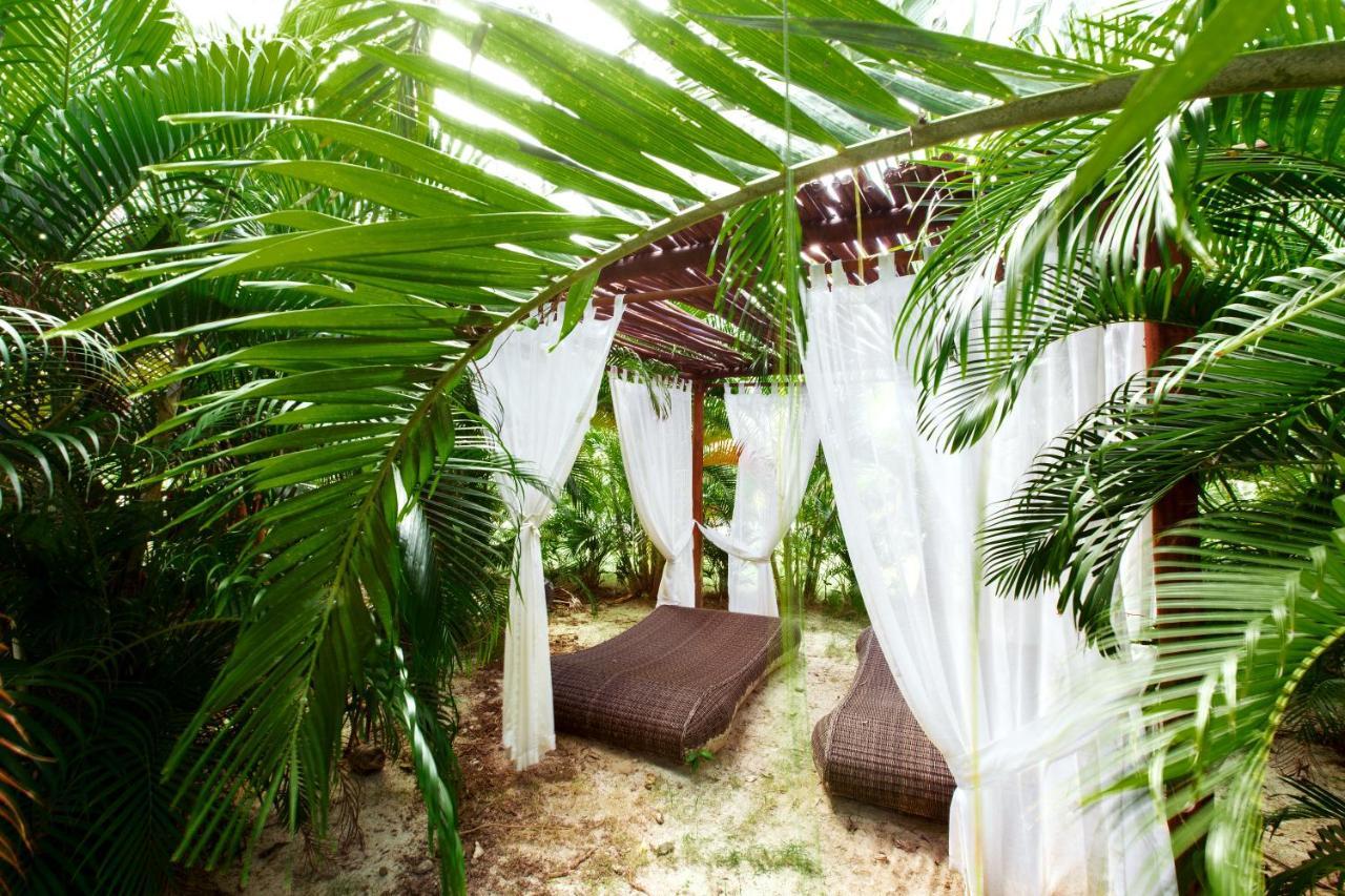 Aventura Village Los Corales Beach And Spa プンタ・カナ エクステリア 写真